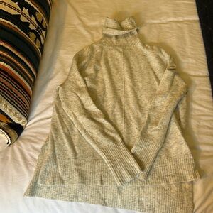 VGUC Athleta merino blend turtleneck sweater